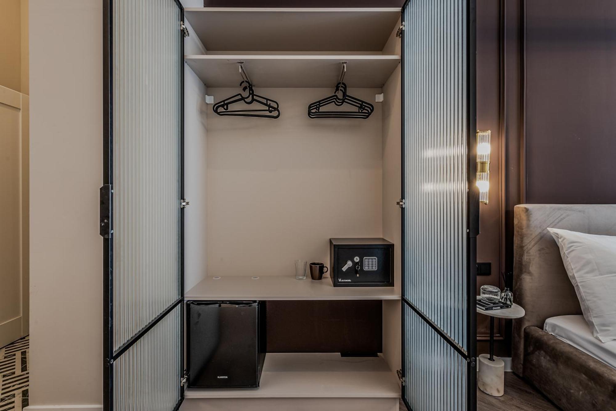 Timeless Boutique Suites By Bqa ブダペスト エクステリア 写真