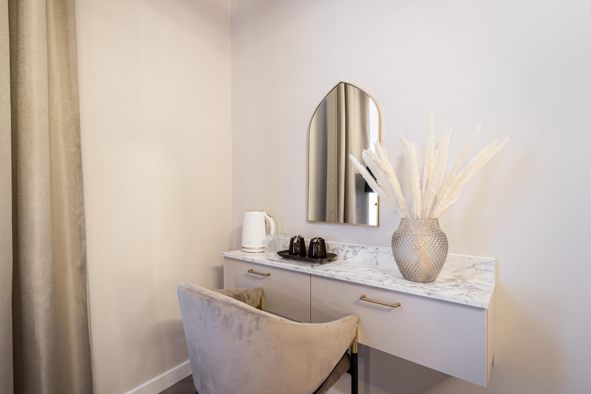 Timeless Boutique Suites By Bqa ブダペスト エクステリア 写真